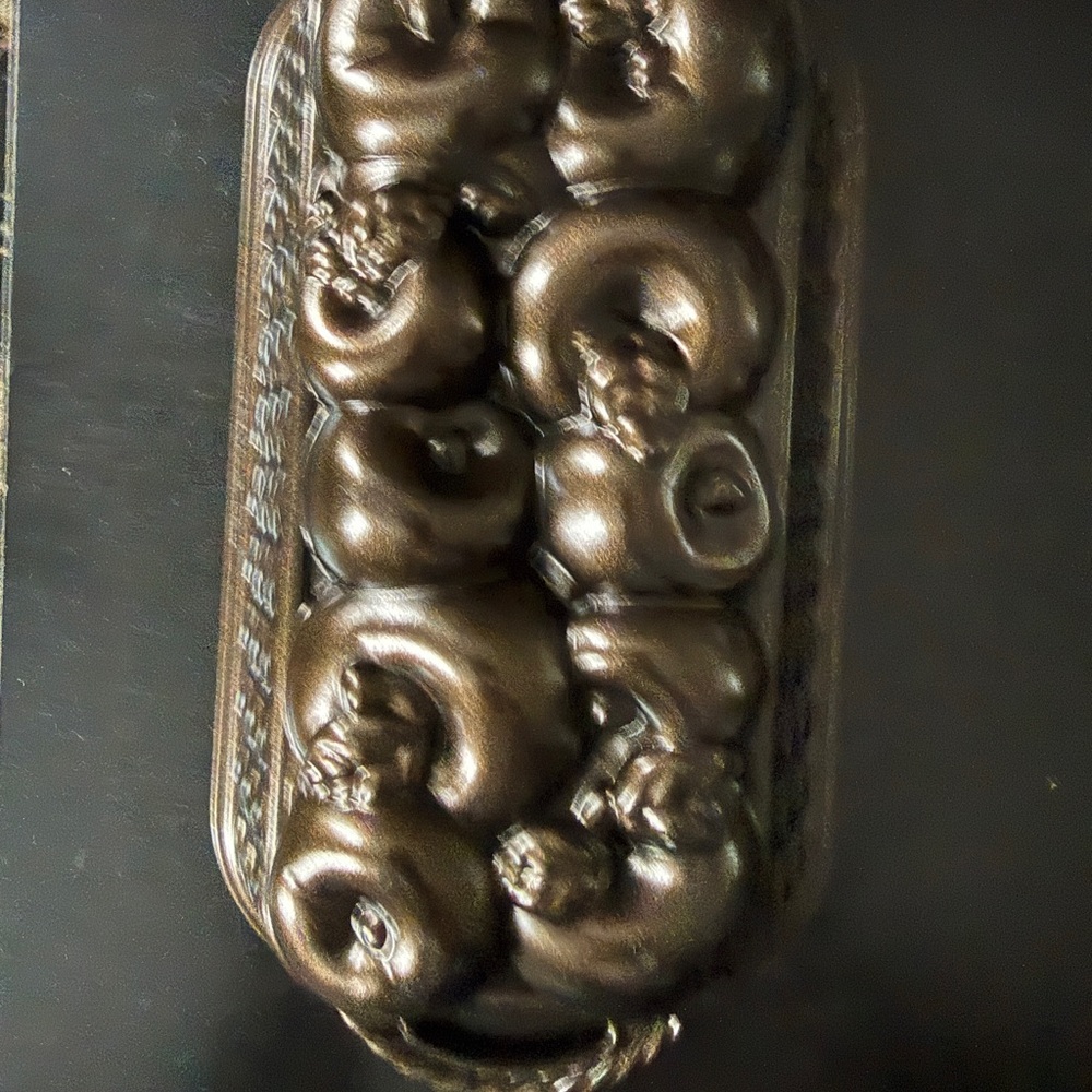 Nordic Ware Apple Basket Loaf Pan - Picture 2 of 5